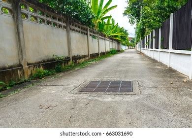 1,757 Graffiti Alleyway Images, Stock Photos & Vectors | Shutterstock