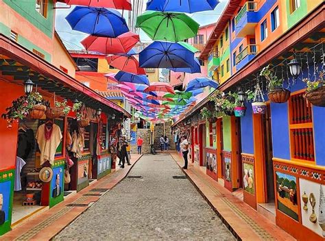 Día en Guatapé y El Peñol Medellin Colombia4u