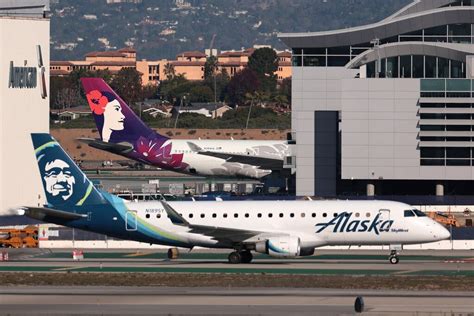 Alaska Airlines’ Acquisition Of Hawaiian Clears Key Antitrust Review The New York Times