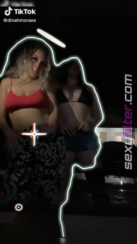 Sexy Dinah Moraes Shows Cleavage In Bikini Top Sexyfilter