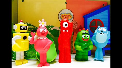 Yo Gabba Gabba Gang Boombox Toy Dance Party Youtube