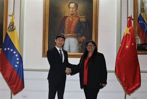 Nuevo Embajador Designado De China Lan Hu Llega A Caracas