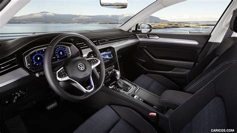 Volkswagen Passat GTE (EU-Spec) | 2020MY | Interior