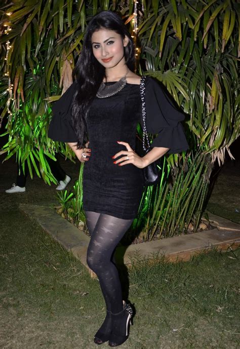 Glamorous Indian Tv Actress Mouni Roy Photos In Black Dress Indian Tv Actress