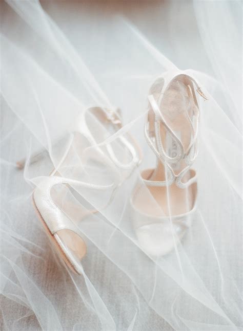 Elegant Chicago Wedding with an Amazing Donut Wall