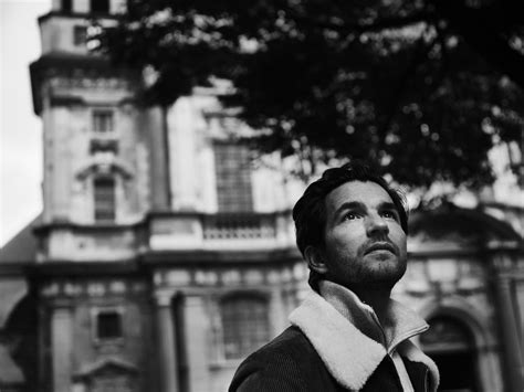 ‘Voor deze rol heb ik mijn leven on hold gezet’: Matteo Simoni speelt