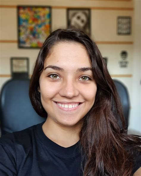 Eduarda Trindade – Medium