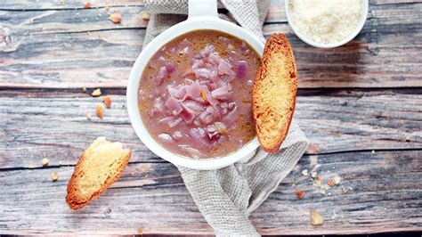 Carabaccia La Ricetta Della Zuppa Di Cipolle Toscana La Cucina Italiana