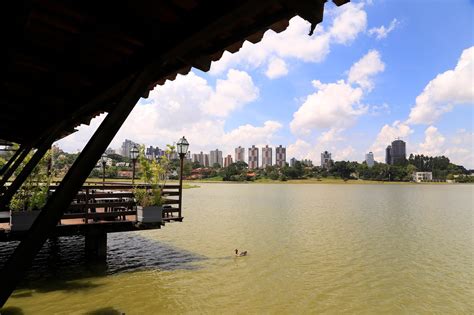 Parques de Curitiba são roteiro de belas paisagens e boa comida Lobi