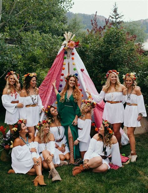 Pin by 𝗡𝗔𝗥𝗔 on CASAMENTO IDEIAS Boho bachelorette party ideas Boho