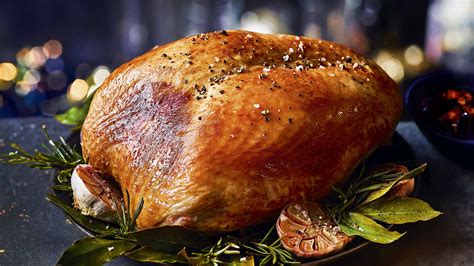 Collection British Free-Range Turkey Crown (Serves 6-11) | M&S