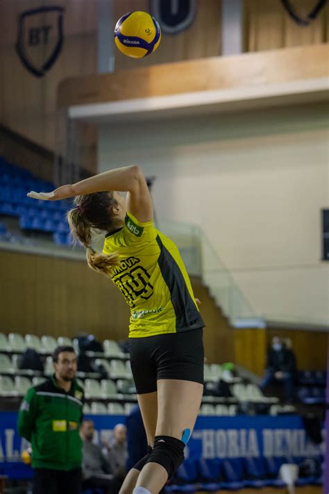 CUPA ROMÂNIEI LA VOLEI FEMININ SFERTURILE DE FINALĂ Fix Aici Media