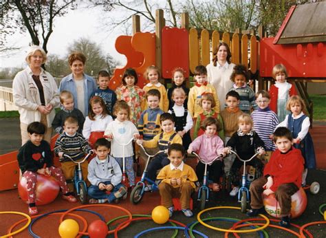 Photo De Classe Moyens Petits De Ecole Maternelle Le