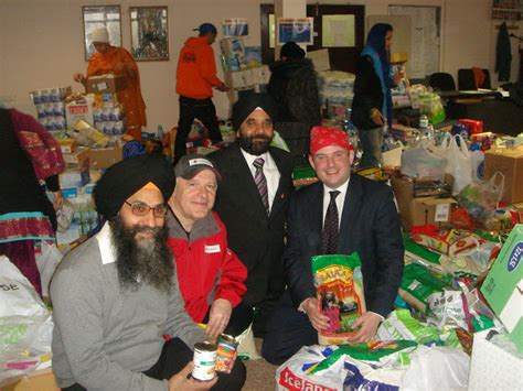 10 Tonnes Collected at Vaisakhi Food Drive Leicester | SikhNet