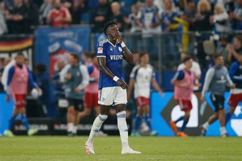 Bundesliga Schalke Verliert Auftakt Spektakel Beim Hamburger