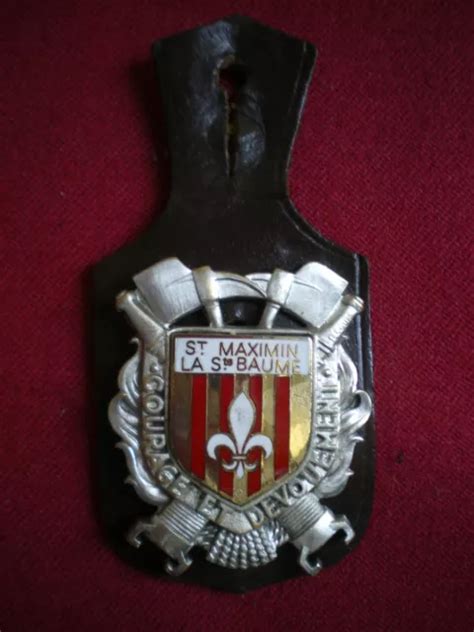 INSIGNE DE POMPIERS Pucelle Sapeurs Pompiers De St Maximin La Ste Baume