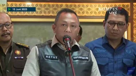 FULL Hakim Ungkap Alasan Tunda Vonis Lukas Enembe Di Sidang Kasus