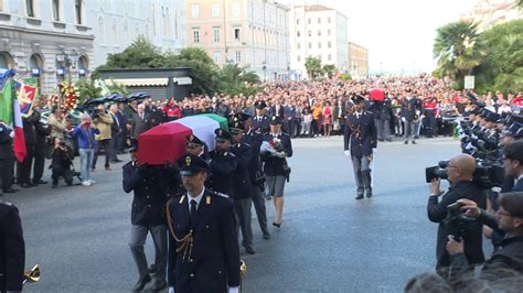 Sparatoria Questura Fedriga I Due Agenti Scortati Dalla Nostra Gente