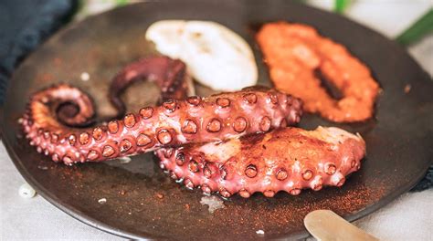 Pulpo A La Parrilla Dos Salsas Eroski Eroski