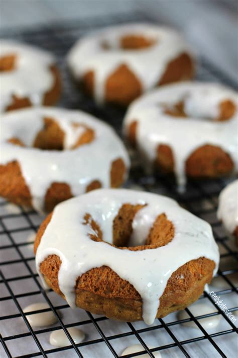 Carrot Cake Doughnuts - Emily Bites