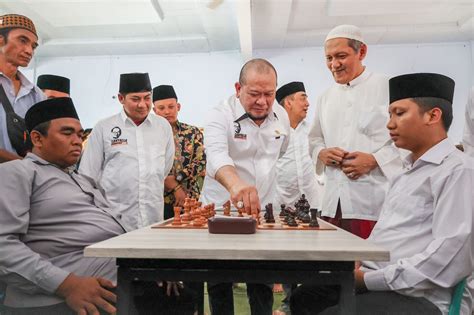 Buka Turnamen Catur Antar Pesantren Se Madura Ketua Dpd Ri Ulas