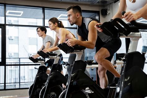 Spinning os benefícios físicos e mentais do exercício que não sai de