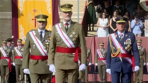 El Rey Pasa Revista En La Academia General Militar De Zaragoza V Deo