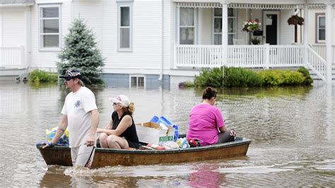 15 Photos Flooding And Storm Damage In Iowa