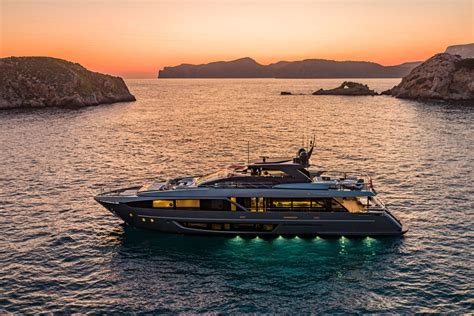 Motor Yacht Figurati 33 5m Riva Yacht Charter Details