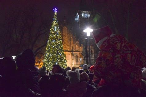 Centrum Ko Skich Pe Ne Efektownych Wi Tecznych Iluminacji Prezentuj