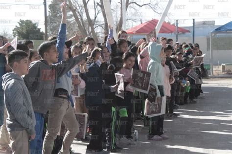 Entrega Alcalde P Rez Cu Llar Domo En La Primaria Fidel Vila