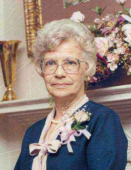 Agnes Vivian Fox 2003 Reins Sturdivant Funeral Home