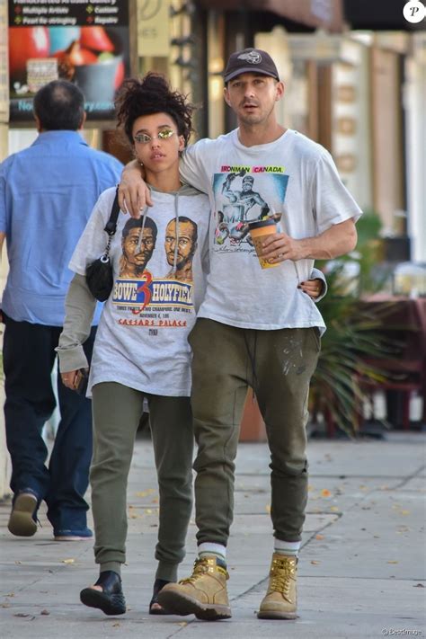 Shia Labeouf Et Fka Twigs Amoureux Ils Sembrassent En Public Purepeople