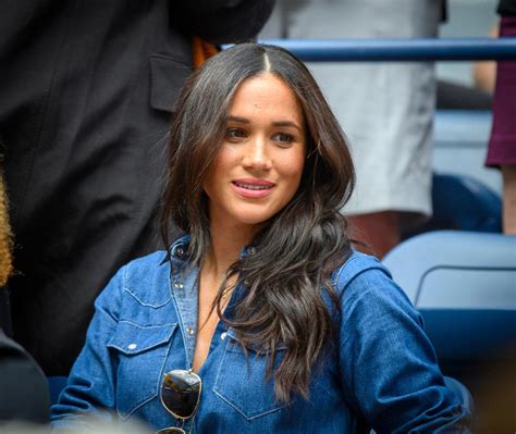 Meghan Markle Interview 2020 / Meghan-Markle-in-blue-Victoria-Beckham-dress-featured / The ...