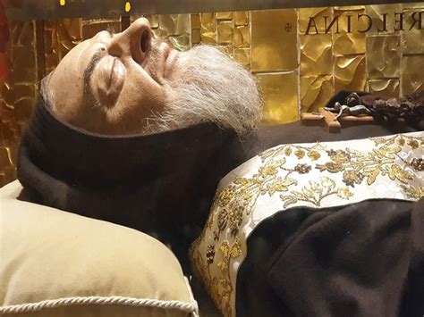 Heart Relic Ni Padre Pio Darating Na Sa Bansa Mamayang Gabi Dziq