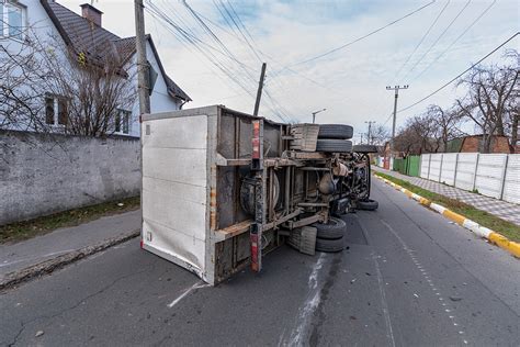 Types Of Road Conditions That Cause Truck Accidents Nationwide