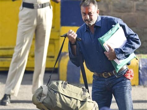 Sanjay Dutt Released From Jail Visits Mother Nargis Grave Latest