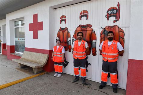 Un mural para el servicio de Salvamento Marítimo de Cruz Roja en A