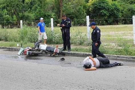 Colisión de motos deja un herido en Manzanillo Colima Noticias