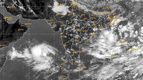 Cyclone Biparjoy আরব সাগরের বুক চিরে ধেয়ে আসছে ঘূর্ণিঝড় বিপর্যয় ঝড়ের গতিবিধি কবে কোথায়