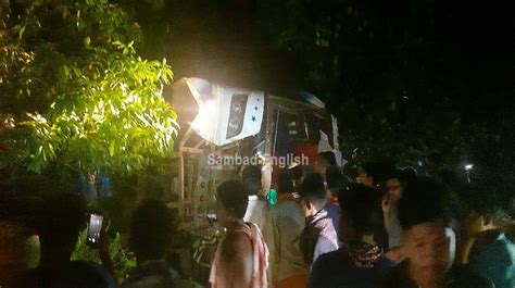 3 Dead Several Others Critically Injured After Private Bus Overturns