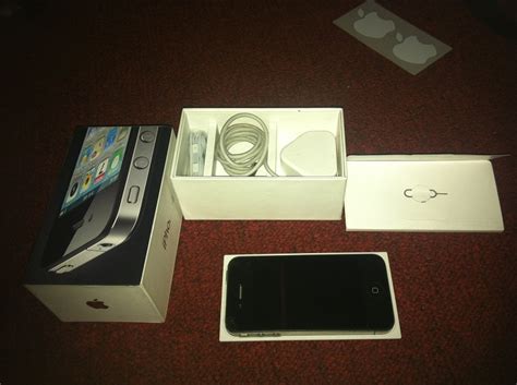 3 Weeks Used Unlocked iPhone 4 32Gb Full Accessories. - Technology ...