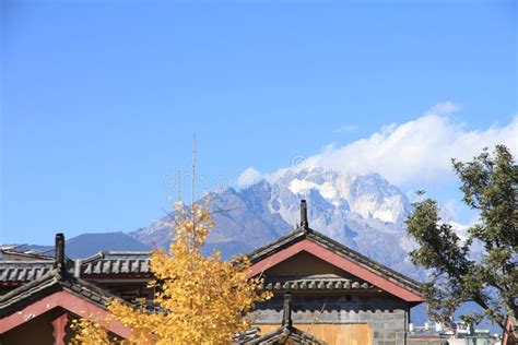 Jade Dragon Snow Mountain In Lijiang Yunnan Province China Stock