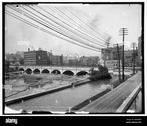 Rochester new york bridge Black and White Stock Photos & Images - Alamy