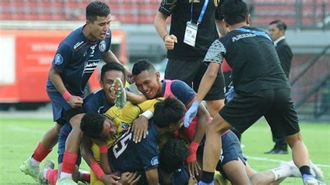 Hasil Arema Fc Vs Dewa United Diwarnai Hujan Kartu Kuning Dan Kartu