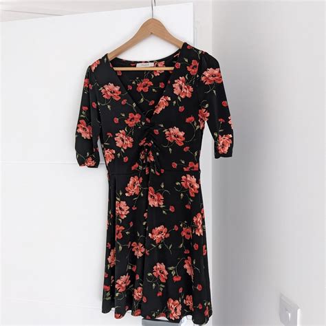 Oasis floral tea dress Size S (fits a size 10).... - Depop