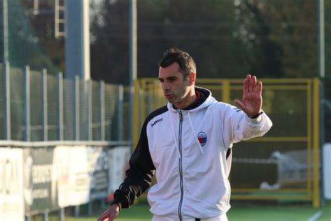 Calcio Serie D La Caronnese Esonera Mister Moretti Il Saronno