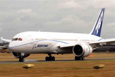 Boeing Dreamliner makes first overseas landing; completes first flight ...