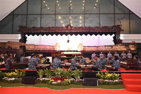 HUT Ke 78 TNI Kodam III Siliwangi Gelar Wayang Kulit Lakon Bimo Krido