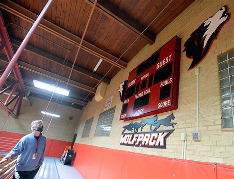 Loveland High School unveils Red Wolves logo – Loveland Reporter-Herald